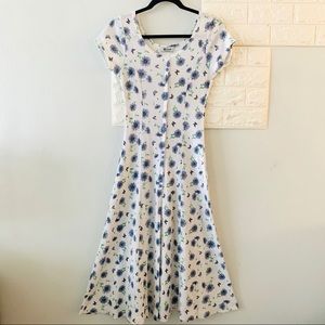 Vtg 90s blue daisies floral dress